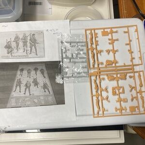 DML Paratroopers, kit #3001, 1/35 model figure kit, no box, one figure missing